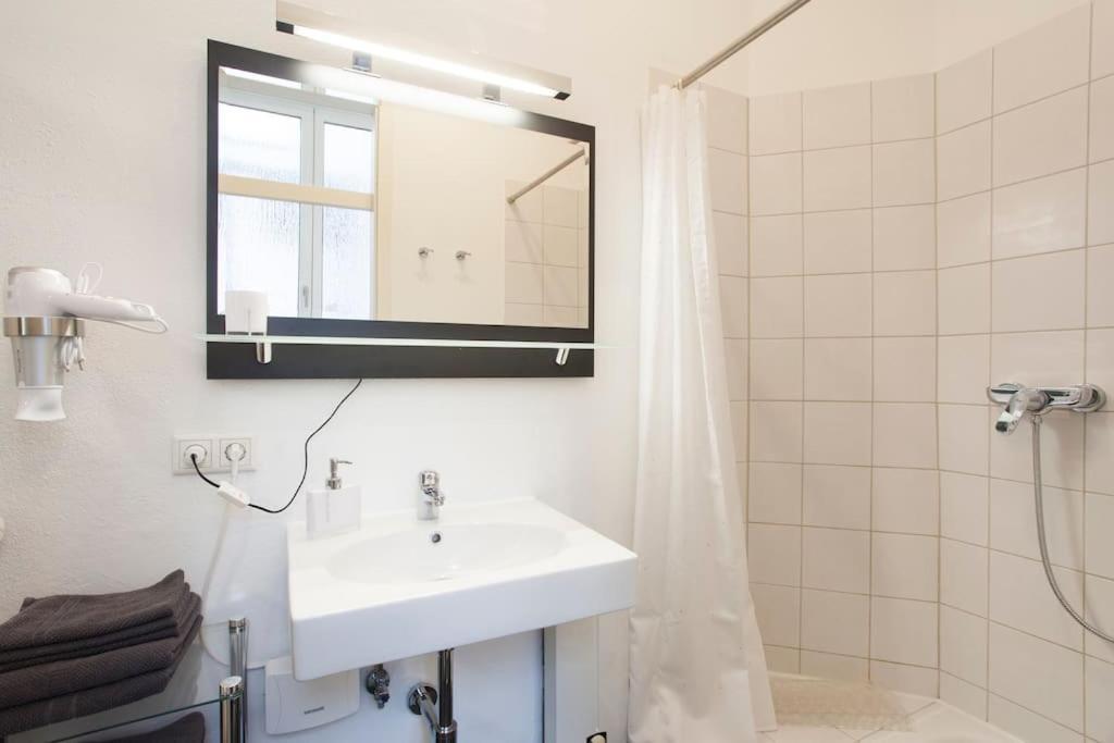 Exclusive 2-Room Souterrain Apartment Nuremberg Luaran gambar