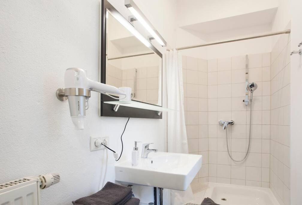 Exclusive 2-Room Souterrain Apartment Nuremberg Luaran gambar