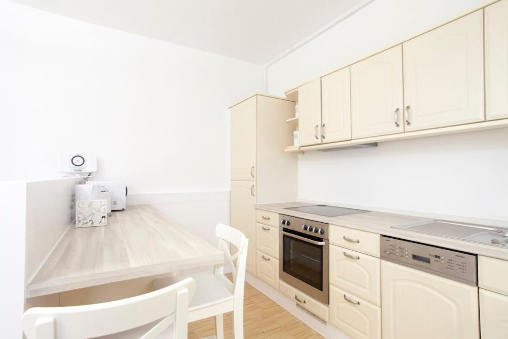 Exclusive 2-Room Souterrain Apartment Nuremberg Luaran gambar